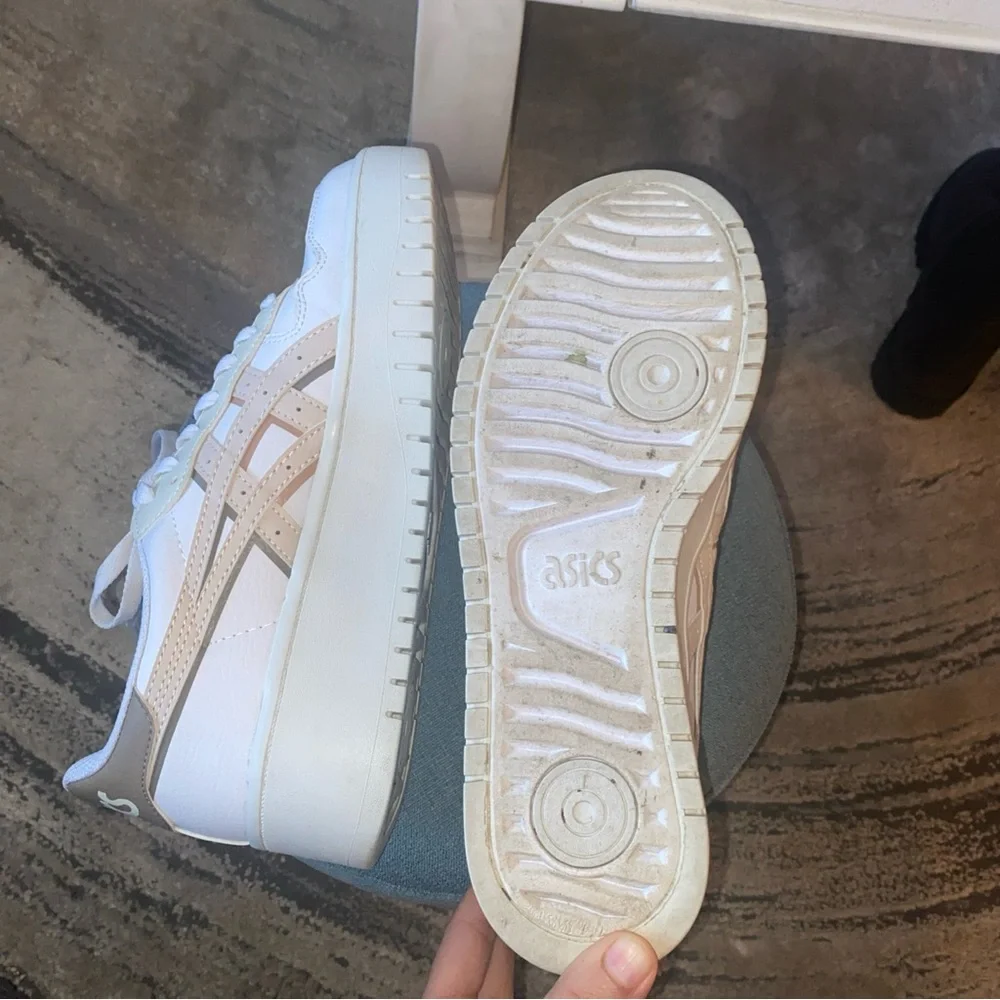 ASICS Women's White and Tan Sneakers - Picture 9 of 11